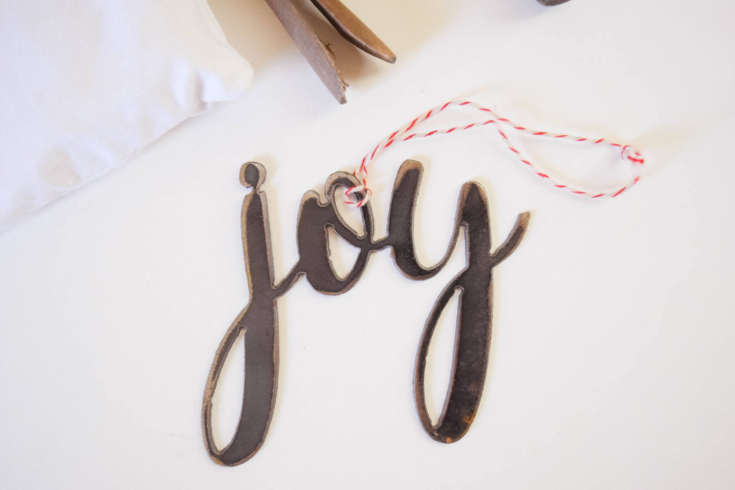 Mariposa Script Word Ornaments