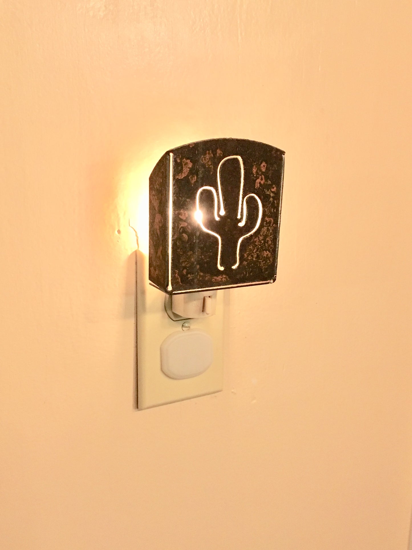Custom Metal Night Light - Saguaro Cactus
